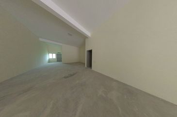 Double Storey Shoplot