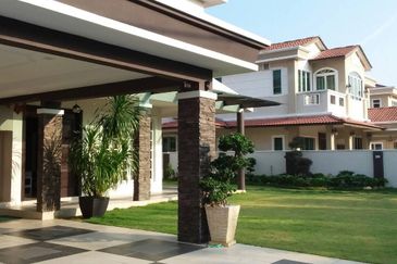 【NICE 👍】Double Storey Bungalow House