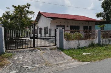 Ampang Ipoh, Single Storey Bungalow