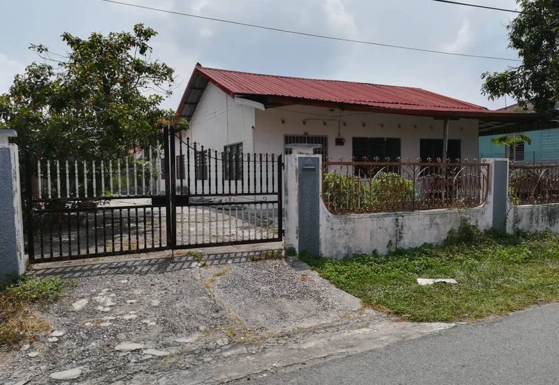 Ampang Ipoh, Single Storey Bungalow