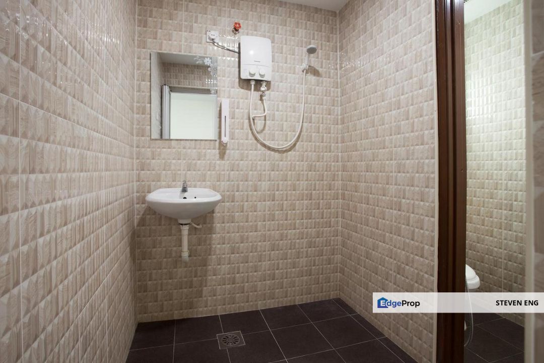 Premium and Well Established Hotel ( For Sale ), Perak, Sitiawan