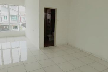 2 Storey Semi Detached, Parklane, Sri Klebang