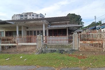 Single Storey Corner @ Taman Harilela, Rapat Baru