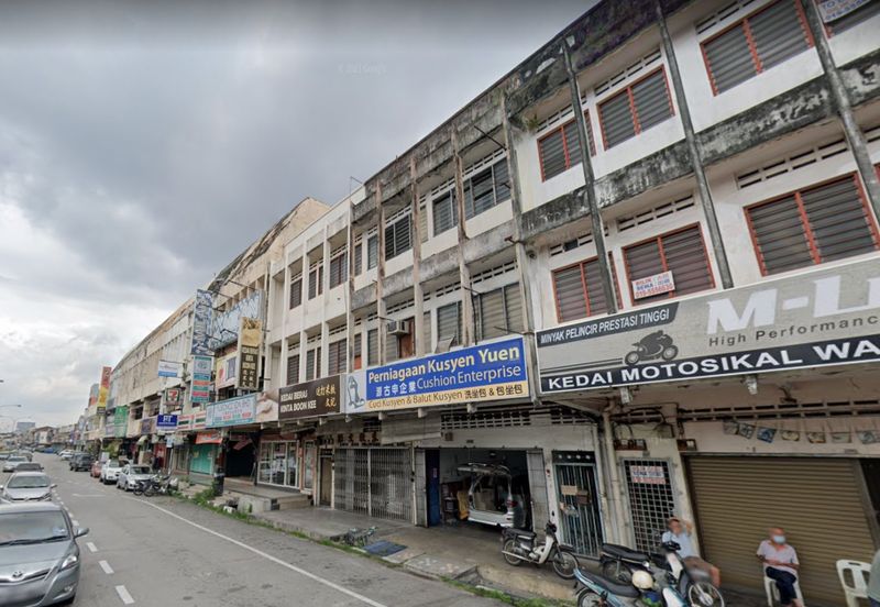 Jalan Pasir Puteh, Station 18