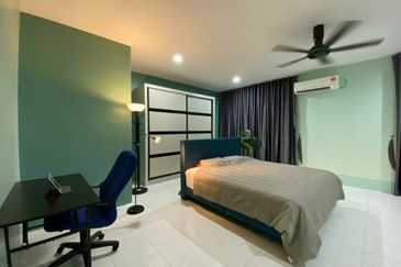 Double Storey Endlot with 10 Feet Extra Land