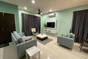 Double Storey Endlot with 10 Feet Extra Land