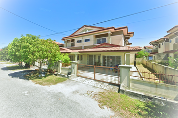 Semi-D Cluster Dua Tingkat Bandar Universiti, Seri Iskandar, Lake View