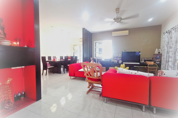 Double Storey Semi D Freehold, Spacious, Renovated Well-kept Condition