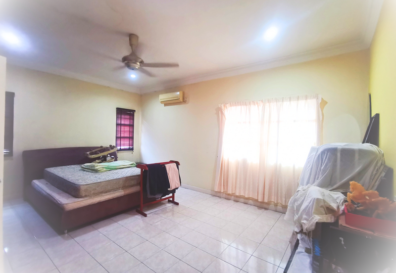 Double Storey Semi D Freehold, Spacious, Renovated Well-kept Condition