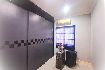 Double Storey Semi D Freehold, Spacious, Renovated Well-kept Condition