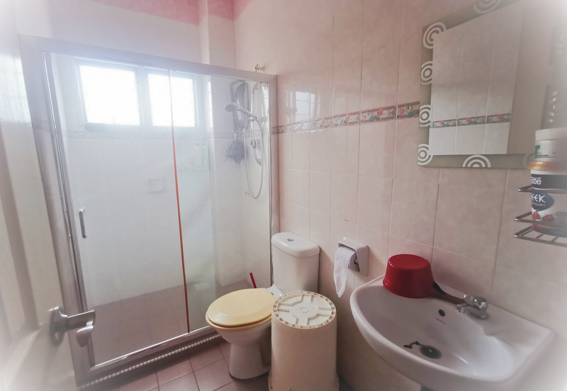 Double Storey Semi D Freehold, Spacious, Renovated Well-kept Condition