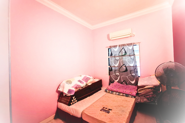 Double Storey Semi D Freehold, Spacious, Renovated Well-kept Condition