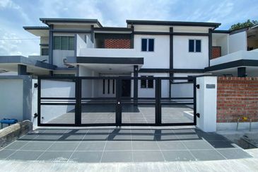 Beautiful House, Fully Renovated, Freehold, 1,540sf, Nice Location