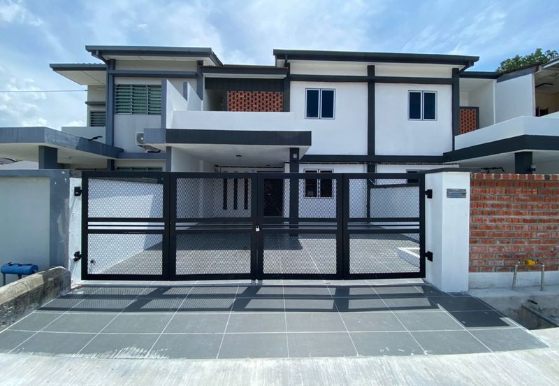 Beautiful House, Fully Renovated, Freehold, 1,540sf, Nice Location