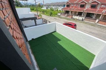 Beautiful House, Fully Renovated, Freehold, 1,540sf, Nice Location