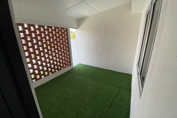 Beautiful House, Fully Renovated, Freehold, 1,540sf, Nice Location