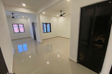 Beautiful House, Fully Renovated, Freehold, 1,540sf, Nice Location