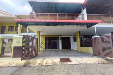 𝗥𝗨𝗠𝗔𝗛 𝗧𝗘𝗥𝗘𝗦 (𝗗𝗨𝗔 𝗧𝗜𝗡𝗚𝗞𝗔𝗧) 𝗗𝗜 𝗠𝗘𝗥𝗨 𝗣𝗘𝗥𝗗𝗔𝗡𝗔, 𝗜𝗣𝗢𝗛