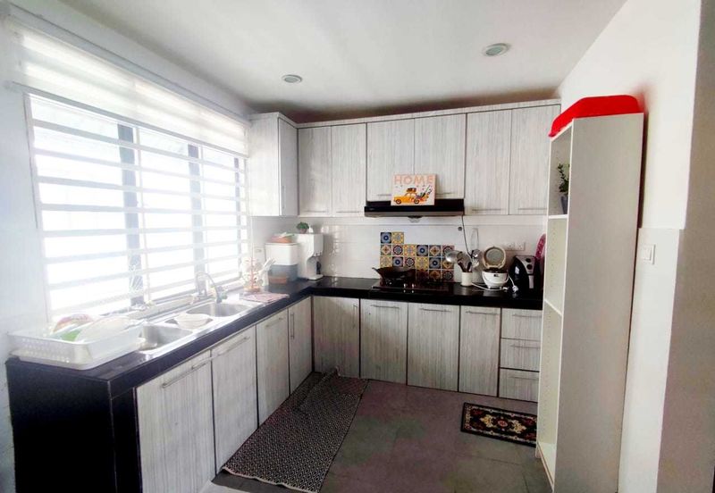 𝗥𝗨𝗠𝗔𝗛 𝗧𝗘𝗥𝗘𝗦 (𝗗𝗨𝗔 𝗧𝗜𝗡𝗚𝗞𝗔𝗧) 𝗗𝗜 𝗠𝗘𝗥𝗨 𝗣𝗘𝗥𝗗𝗔𝗡𝗔, 𝗜𝗣𝗢𝗛