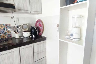 𝗥𝗨𝗠𝗔𝗛 𝗧𝗘𝗥𝗘𝗦 (𝗗𝗨𝗔 𝗧𝗜𝗡𝗚𝗞𝗔𝗧) 𝗗𝗜 𝗠𝗘𝗥𝗨 𝗣𝗘𝗥𝗗𝗔𝗡𝗔, 𝗜𝗣𝗢𝗛