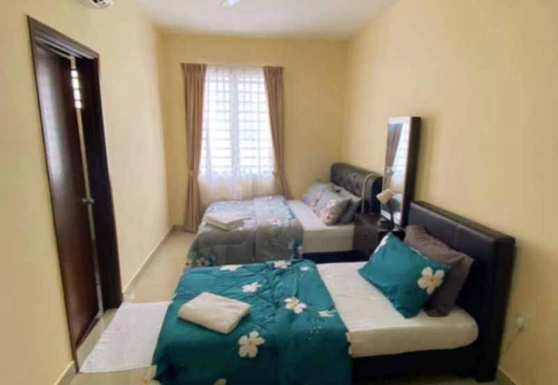 𝗥𝗨𝗠𝗔𝗛 𝗧𝗘𝗥𝗘𝗦 (𝗗𝗨𝗔 𝗧𝗜𝗡𝗚𝗞𝗔𝗧) 𝗗𝗜 𝗠𝗘𝗥𝗨 𝗣𝗘𝗥𝗗𝗔𝗡𝗔, 𝗜𝗣𝗢𝗛