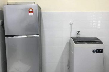 𝗥𝗨𝗠𝗔𝗛 𝗧𝗘𝗥𝗘𝗦 (𝗗𝗨𝗔 𝗧𝗜𝗡𝗚𝗞𝗔𝗧) 𝗗𝗜 𝗠𝗘𝗥𝗨 𝗣𝗘𝗥𝗗𝗔𝗡𝗔, 𝗜𝗣𝗢𝗛