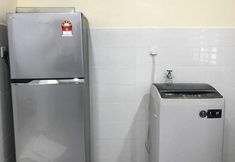 𝗥𝗨𝗠𝗔𝗛 𝗧𝗘𝗥𝗘𝗦 (𝗗𝗨𝗔 𝗧𝗜𝗡𝗚𝗞𝗔𝗧) 𝗗𝗜 𝗠𝗘𝗥𝗨 𝗣𝗘𝗥𝗗𝗔𝗡𝗔, 𝗜𝗣𝗢𝗛