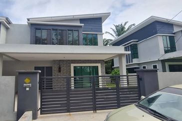 DOUBLE STOREY -SEMI D (TAMAN EMAS 3 SERI MANJUNG PERAK)