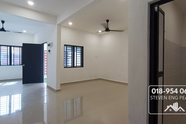 Fully Renovated FREEHOLD Double Storey Terrace house for sale