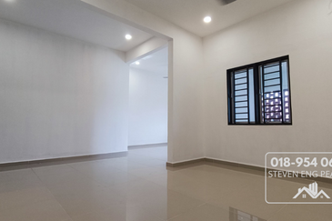 Fully Renovated FREEHOLD Double Storey Terrace house for sale
