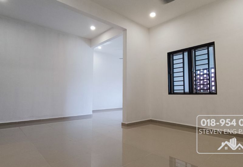 Fully Renovated FREEHOLD Double Storey Terrace house for sale