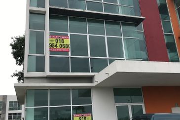 3 Storey Semi D Commercial Shoplot, Bandar Meru Raya, Ipoh (Freehold)