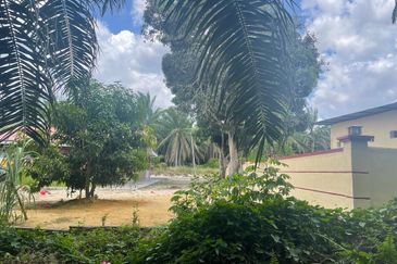 Freehold Land For Sale Below Market Price, Deralik, Manjung, Sitiawan, Perak