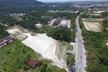 Teluk Batik Lumut Freehold Petrol Station Land
