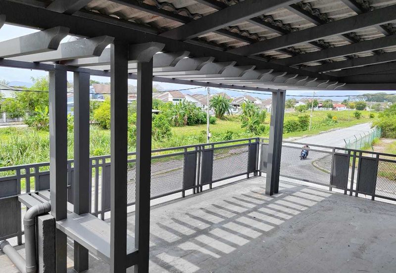 Double Storey Corner House, 2900sqft, Well-kept Condition