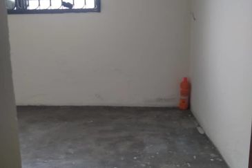 Freehold Single Storey Semi D House, Near Ipoh Town