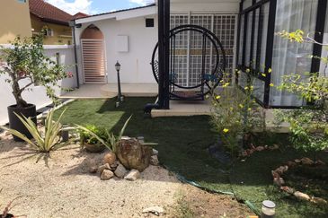 Renovated Semi D with Pool @ Puncak Iskandar, Bandar Seri Iskandar