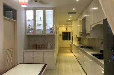 Renovated Semi D with Pool @ Puncak Iskandar, Bandar Seri Iskandar