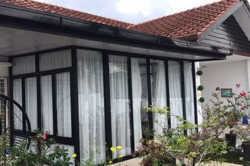 Renovated Semi D with Pool @ Puncak Iskandar, Bandar Seri Iskandar