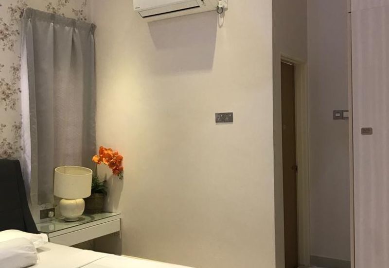 Renovated Semi D with Pool @ Puncak Iskandar, Bandar Seri Iskandar