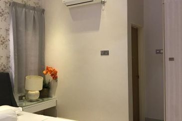 Renovated Semi D with Pool @ Puncak Iskandar, Bandar Seri Iskandar