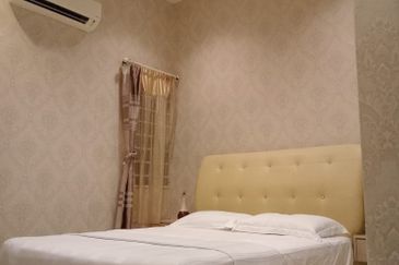 Renovated Semi D with Pool @ Puncak Iskandar, Bandar Seri Iskandar