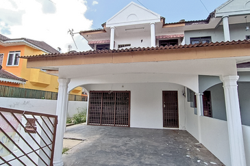 Rumah Semi D Dua Tingkat (MURAH) Jual Bawah Market Value