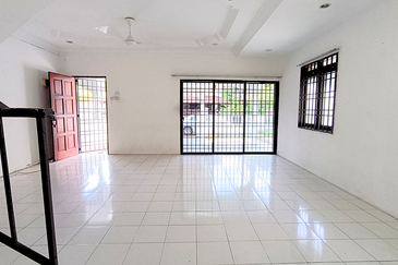 Rumah Semi D Dua Tingkat (MURAH) Jual Bawah Market Value