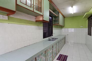 Rumah Semi D Dua Tingkat (MURAH) Jual Bawah Market Value