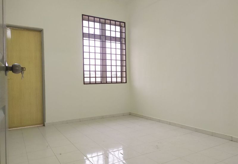 Double Storey House For Sale @ Taman Pengkalan Indah