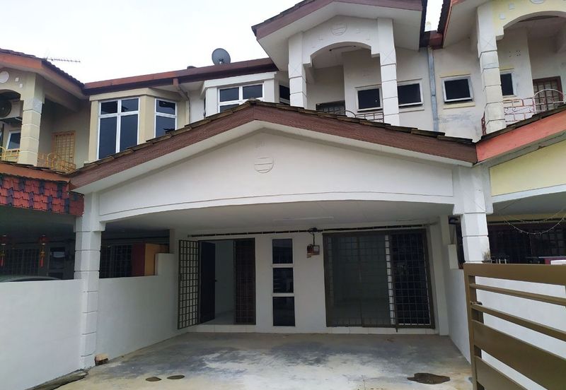 Double Storey House For Sale @ Taman Pengkalan Indah
