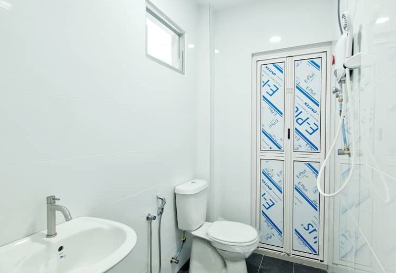 Double Storey Terrace Renovated, Newly Painted, Near Shops, School, Restaurant and Parks