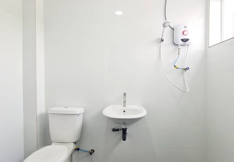 Double Storey Terrace Renovated, Newly Painted, Near Shops, School, Restaurant and Parks