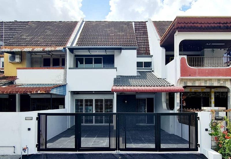 Double Storey Terrace Renovated, Newly Painted, Near Shops, School, Restaurant and Parks